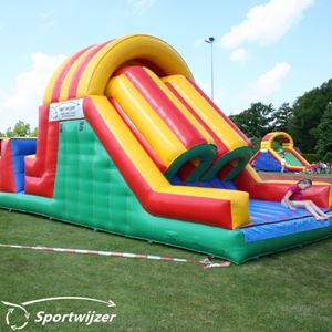 Wipe Out Helling met Tunnels Wipe Out Helling met Tunnels