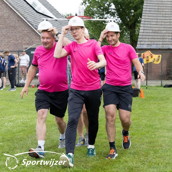 Brandweerspel met 4 helmen